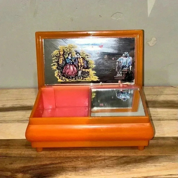 Vintage Yap’s Music Box. Flip top. Mirror. Twirling Ballerinas. Still Works! - Picture 5 of 12